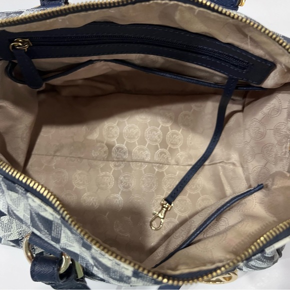 Michaels Kors Grayson medium empire satchel EUC - Picture 9 of 13